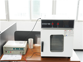 电热恒温干燥箱